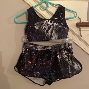 We Are Handsome Running set - Snow Leopard bra (s) and shorts (m)
